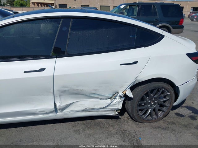 2025 TESLA MODEL 3 5YJ3E1EB3SF914858 Photo 5