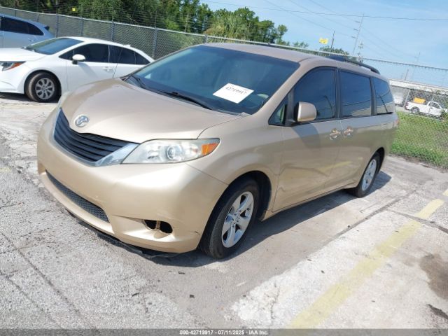 2011 TOYOTA SIENNA 5TDKK3DC3BS145137 Photo 1