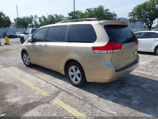 2011 TOYOTA SIENNA 5TDKK3DC3BS145137 Photo 2