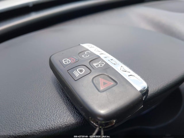 Jaguar lev3 lev160 2017 SAJAR4BN7HA971420 Image 11
