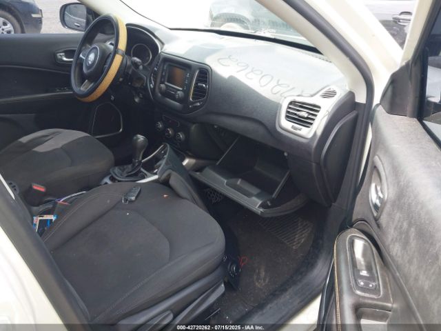 2018 JEEP COMPASS 3C4NJCAB0JT124679 Photo 4
