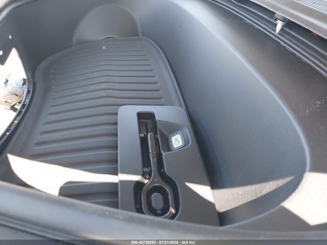 2025 TESLA MODEL 3 5YJ3E1EAXSF876990 Photo 9