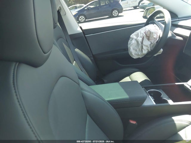 2025 TESLA MODEL 3 5YJ3E1EAXSF876990 Photo 4
