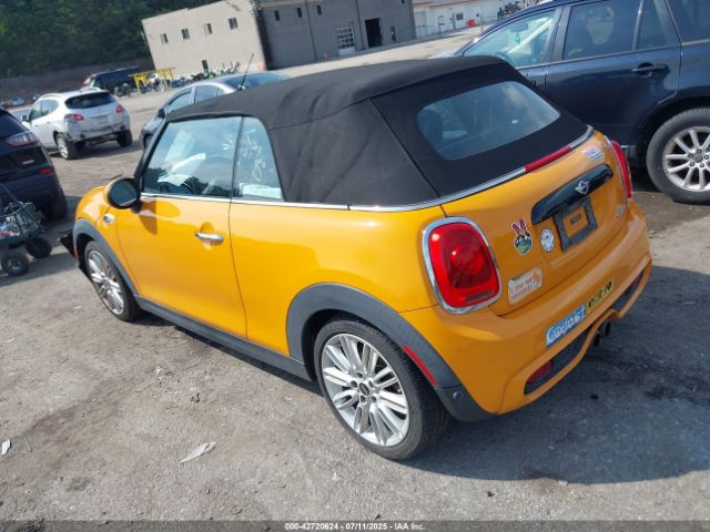 2017 MINI CONVERTIBLE WMWWG9C56H3C22974 Photo 2