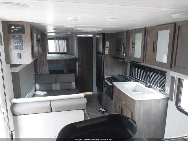 Forest River Wildwood Towables 2022 4X4TWDB2XN7372388 Image 8