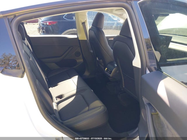 2024 TESLA MODEL Y 7SAYGDEEXRF164237 Photo 7