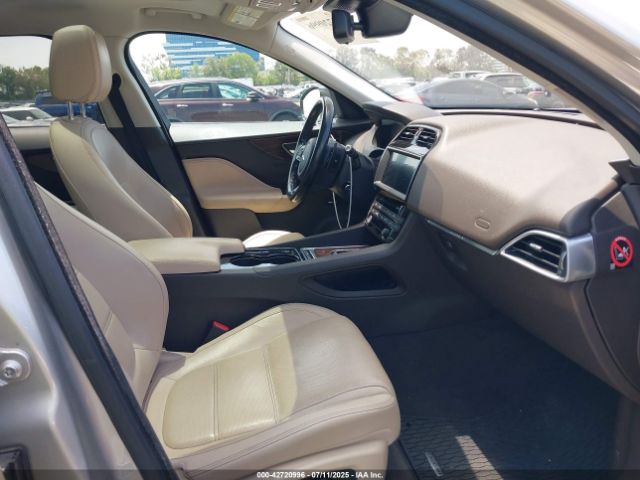 2017 JAGUAR F-PACE SADCK2BN1HA099059 Photo 4