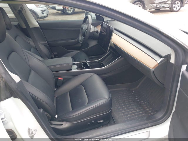 2019 TESLA MODEL 3 5YJ3E1EA8KF483022 Photo 4