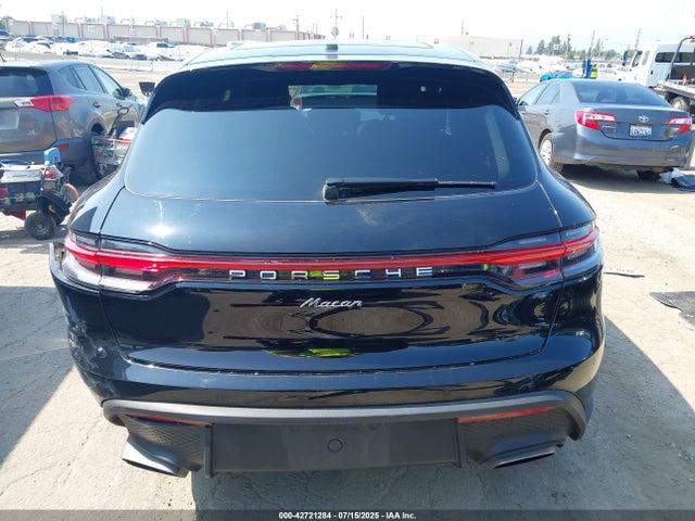 Porsche Macan 2024 WP1AA2A53RLB10851 Image 16