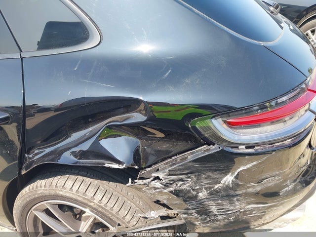 Porsche Macan 2024 WP1AA2A53RLB10851 Image 18