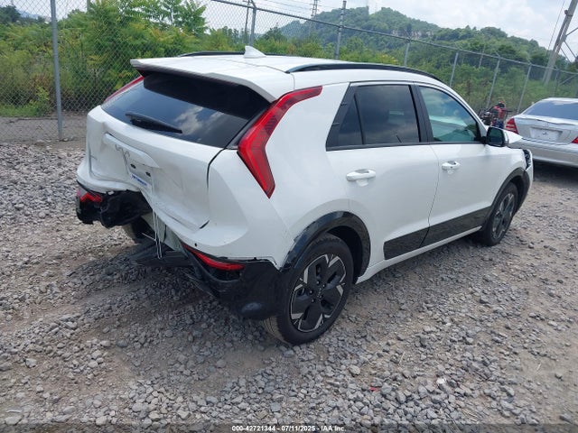 KNDCR3L11S5134725 KIA Niro