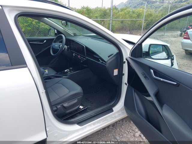 KNDCR3L11S5134725 KIA Niro