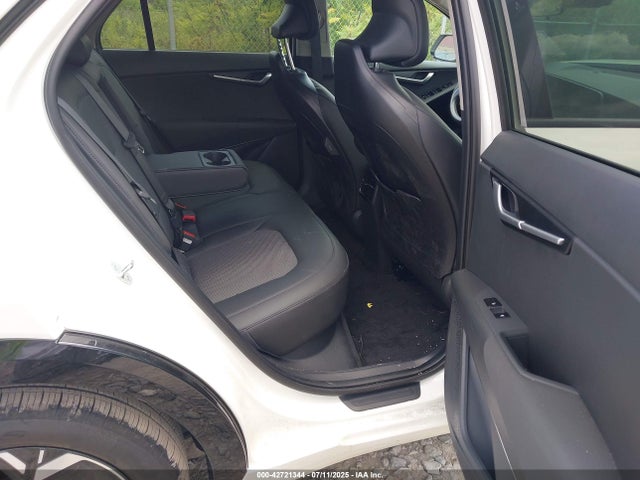 KNDCR3L11S5134725 KIA Niro