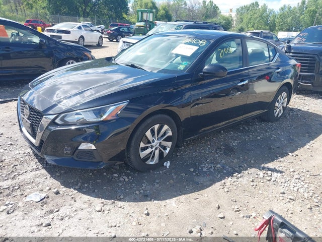 Nissan 2019 2019 1N4BL4BV0KC100994 Image 2