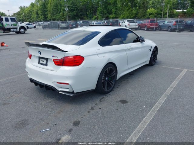 2015 BMW M4 WBS3R9C59FK329932 Photo 3