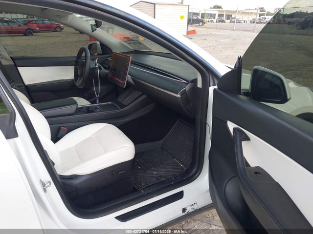 2021 TESLA MODEL Y 5YJYGDEE1MF283591 Photo 4