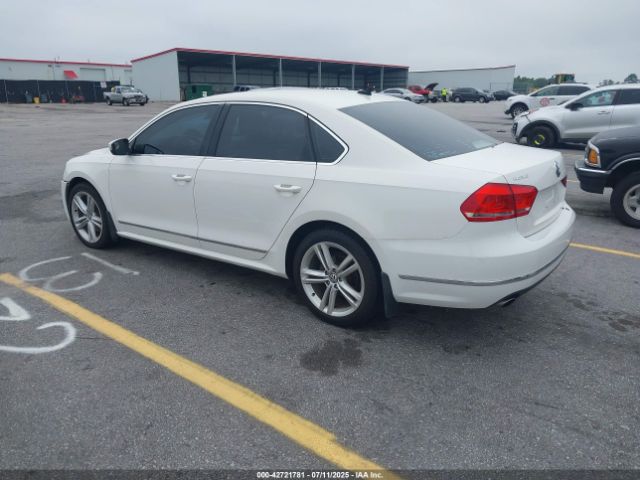 2015 VOLKSWAGEN PASSAT 1VWBT7A30FC062777 Photo 2