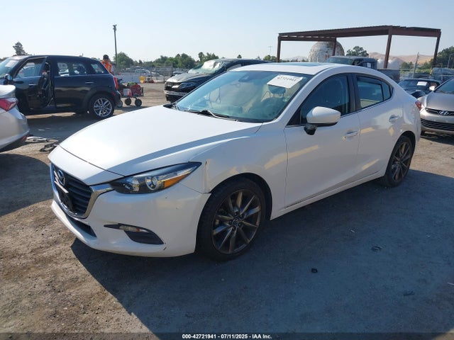 Mazda py 2018 3MZBN1V35JM259744 Image 2