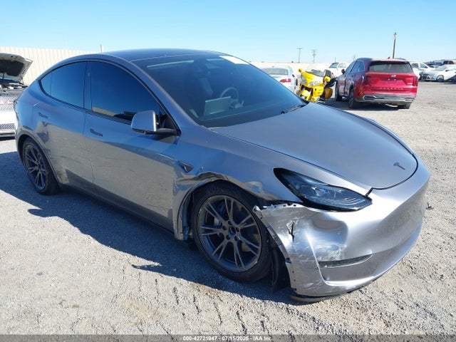 2025 TESLA MODEL Y 7SAYGDED4SF320589 Photo 0