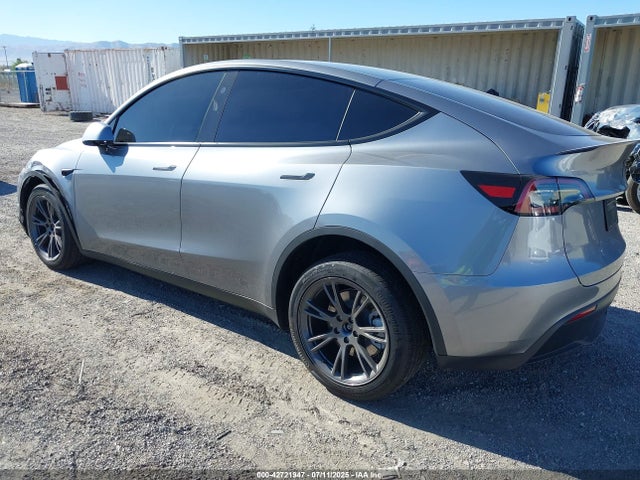 2025 TESLA MODEL Y 7SAYGDED4SF320589 Photo 2