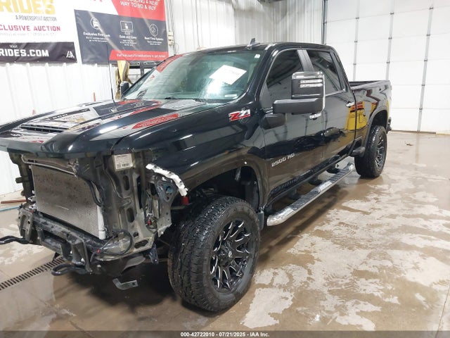 Chevrolet l8t 2023 1GC4YNE71PF156181 Image 2