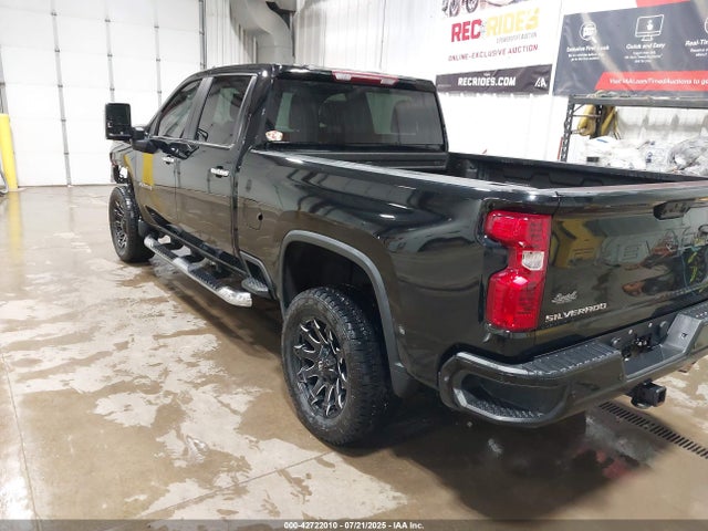 Chevrolet l8t 2023 1GC4YNE71PF156181 Image 3