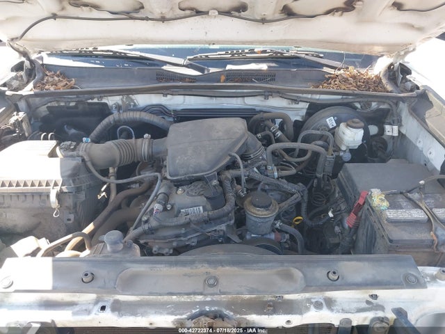 5TFRX5GN4KX155839 Toyota 2tr-fe