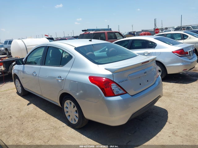 3N1CN7AP9HL815673 Nissan 2017