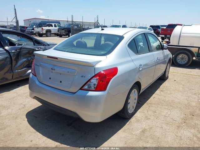 3N1CN7AP9HL815673 Nissan 2017