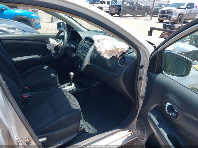 3N1CN7AP9HL815673 Nissan 2017
