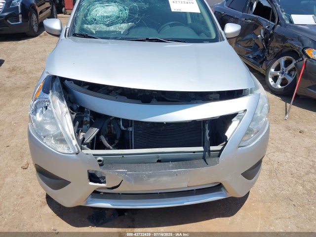 3N1CN7AP9HL815673 Nissan 2017