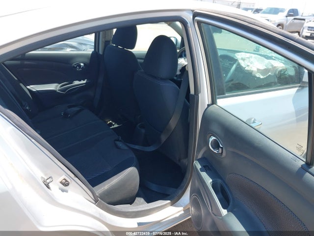 3N1CN7AP9HL815673 Nissan 2017