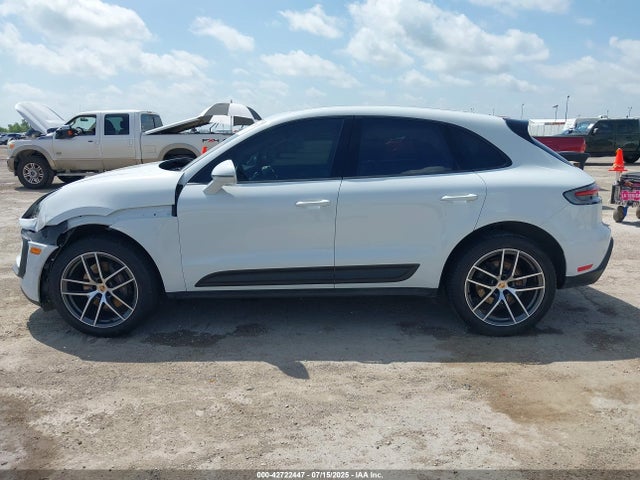 Porsche Macan 2024 WP1AA2A54RLB00152 Image 14