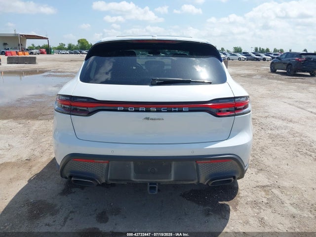 Porsche Macan 2024 WP1AA2A54RLB00152 Image 16