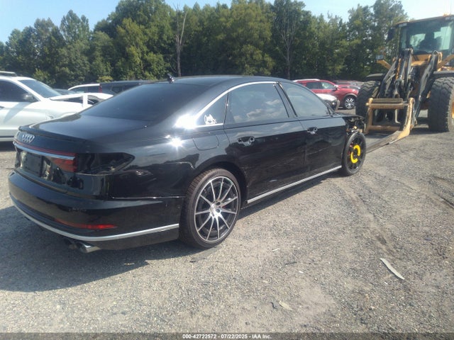 2020 AUDI S8 WAU8SAF81LN006958 Photo 3