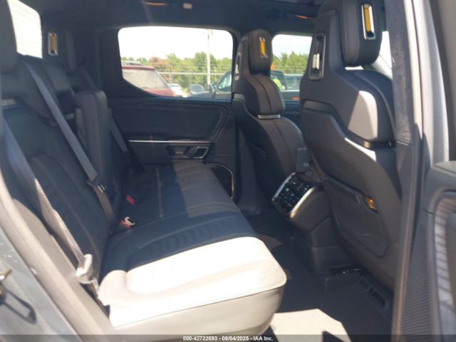 2023 RIVIAN R1T 7FCTGBAAXPN027340 Photo 7