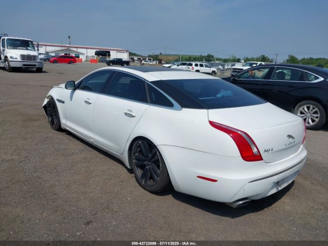 2012 JAGUAR XJ SAJWA2GE0CMV30312 Photo 2