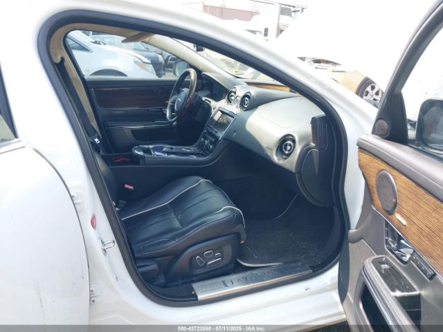 2012 JAGUAR XJ SAJWA2GE0CMV30312 Photo 4