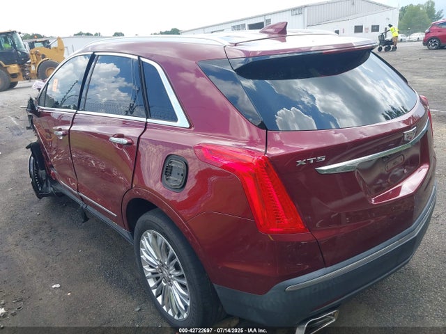 2017 CADILLAC XT5 1GYKNBRSXHZ315285 Photo 2
