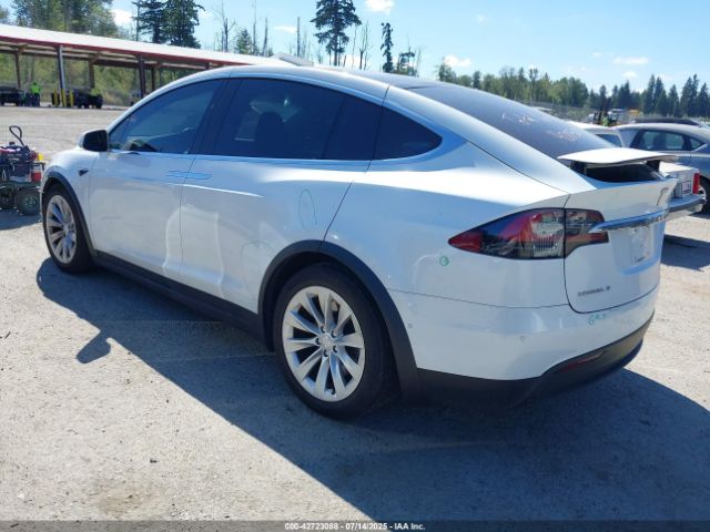 2017 TESLA MODEL X 5YJXCBE28HF066899 Photo 2