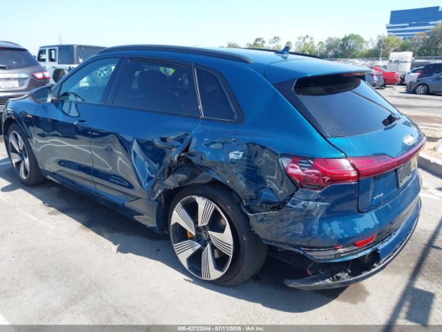 2022 AUDI E-TRON WA1LAAGE1NB008616 Photo 2