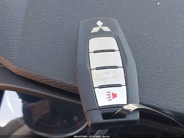 2023 MITSUBISHI OUTLANDER JA4J3UA86PZ055270 Photo 10