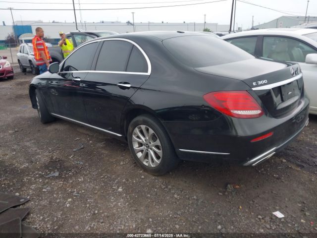 2019 MERCEDES-BENZ E 300 WDDZF4KBXKA518437 Photo 2