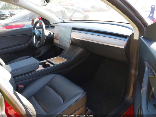 2021 TESLA MODEL Y 5YJYGDEE1MF161748 Photo 4