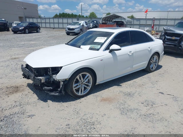 2022 AUDI A4 WAUEAAF46NN009800 Photo 1