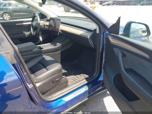 2024 TESLA MODEL Y 7SAYGDED5RF015208 Photo 4
