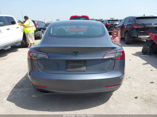 5YJ3E1EA0LF657862 Tesla MODEL 3