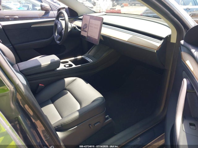 2023 TESLA MODEL Y 7SAYGDEE2PA201632 Photo 4