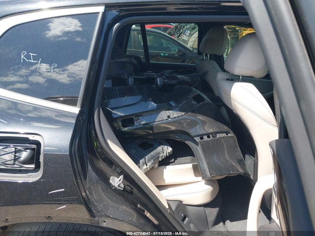 5UXTR9C56KLE14398 BMW X3