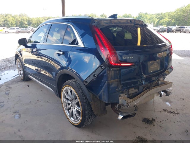 2019 CADILLAC XT4 1GYFZCR41KF126658 Photo 2